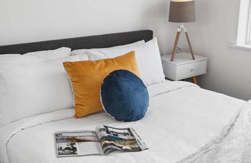 Ormond Appartement | Heart of Ormond Apartment by Ready Set Host