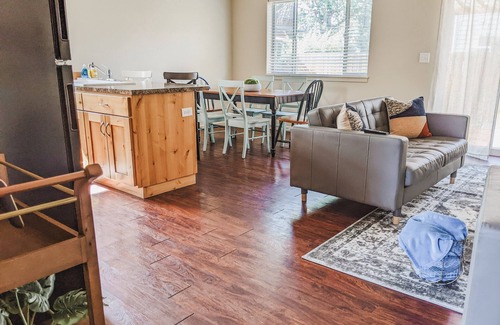 Philomath Maison | Heart of Philomath comfortable modern house 10 minutes to OSU
