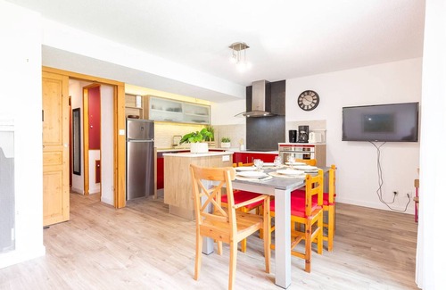 Saint-Lary-Soulan Appartement | Heart of Saint Lary Soulan, renovated 3-bedroom apartment for 11 with balcony views