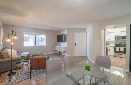 Cox Heights Appartement | Heart of Scottsdale | Pool, Gym, Balcony, Parking