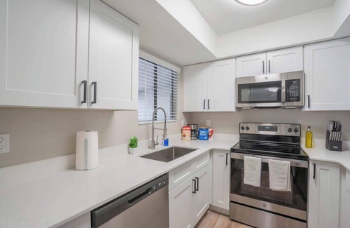 Cox Heights Appartement | Heart of Scottsdale | Pool, Gym, Balcony, Parking