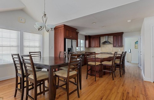 Sea Isle City Maison | Heart of SIC - Oceans views - 2min to the beach - 46th St - Pet Friendly