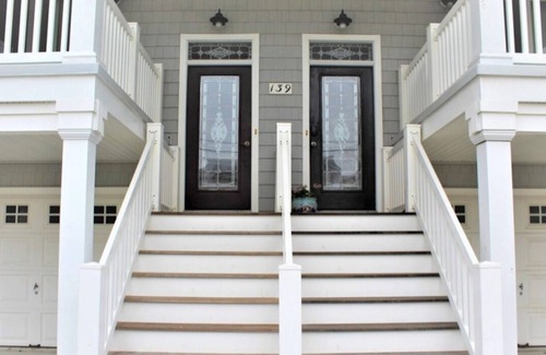 Sea Isle City Maison | Heart of SIC - Oceans views - 2min to the beach - 46th St - Pet Friendly
