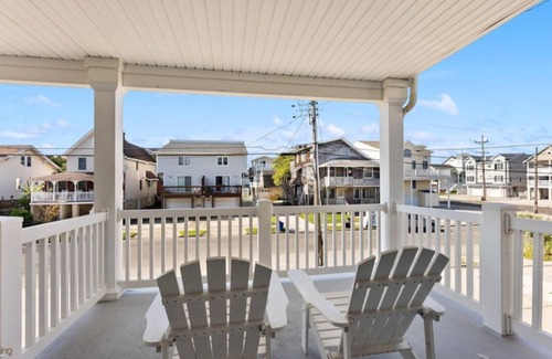 Sea Isle City Maison | Heart of SIC - Oceans views - 2min to the beach - 46th St - Pet Friendly