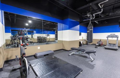 Strip District Appartement | Heart of Strip District - King Bd - Rooftop and Gym
