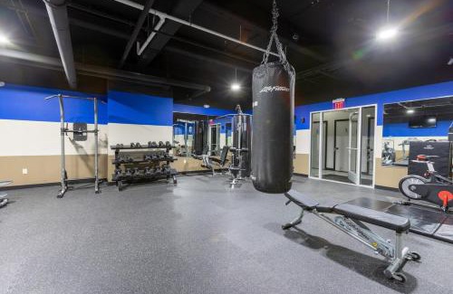Strip District Appartement | Heart of Strip District - King Bd - Rooftop and Gym