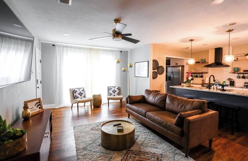 Tech Terrace Maison | ❤️ Heart of Tech Terrace 3/2 Remodeled Near Tech
