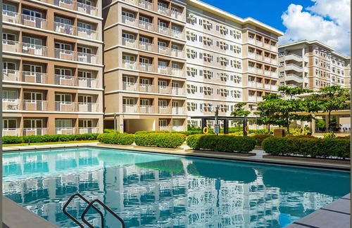 San Bartolome Copropriété | Heart of the city with the best staycation spot in town with pool access!