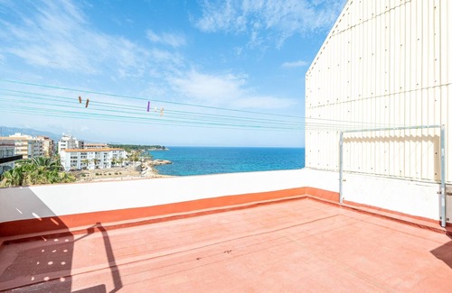 Costa Dorada Appartement | Au coeur du village avec vue mer et à 100m plage
