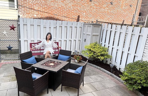 Logan Square Maison | Heart of the Museum District: Historic Renovated Logan Square Home
