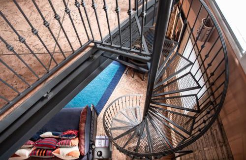 Santa Fe Maison | Heart of Vibrant Railyard-Downtown Loft with Radiant Heat and Deep Luxurious Soaking Tub