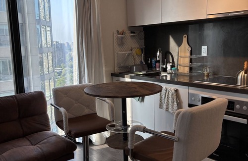 Bloor-Yorkville Appartement | Heart of Yorkville! Lively, accessible, and steps away from most amenities