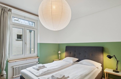 Hochschulen Appartement | Heart of Zurich: Central & Spacious
