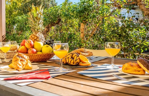 Patio Villa | Heatable Pool, BBQ & Terrace near Old Town