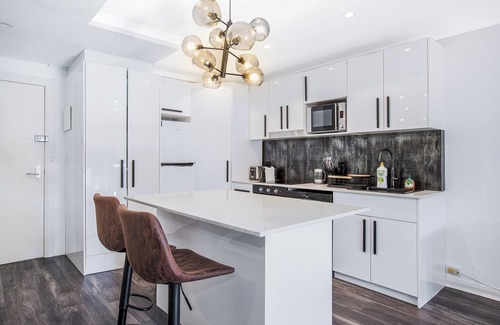 Redfern Appartement | Heated 1 bedroom on quiet street, walk to Central