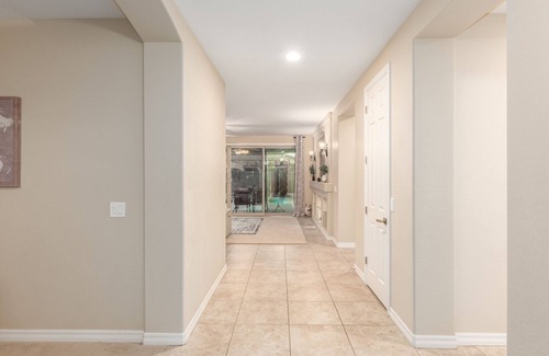 San Tan Valley Maison | Heated Pool! 2 King Bedrooms Perfect for Sharing! 30 Night min.