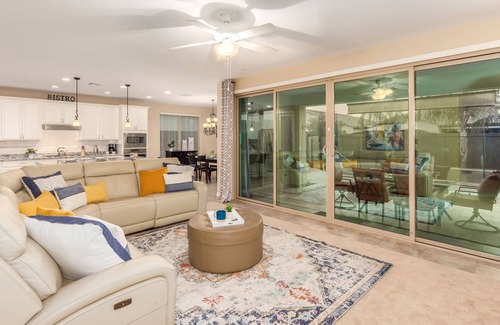 San Tan Valley Maison | Heated Pool! 2 King Bedrooms Perfect for Sharing! 30 Night min.
