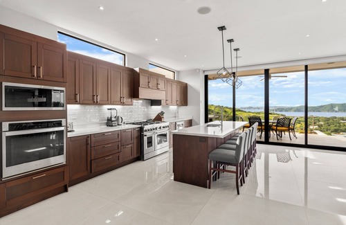 Coco Maison | Heated Pool - 4 King Bedrooms w/Smart TVs - BBQ