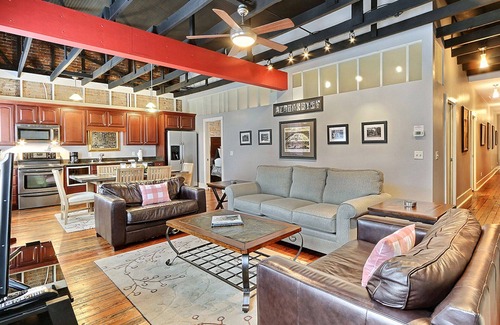 Yamacraw Village Maison | Emplacement! Emplacement! Emplacement! Ce merveilleux Loft Broughton Street a tout.