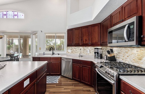 Arrowhead Ranch Maison | Heated Pool and Spa Spacious 4-bedroom home in Glendale, AZ