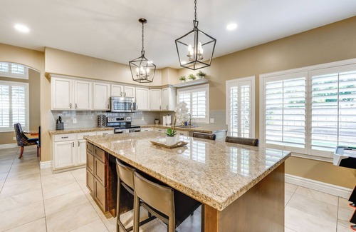 Ray Ranch Estates Maison | NOUVEAU! 6 BR Chandler Home avec piscine chauffée!