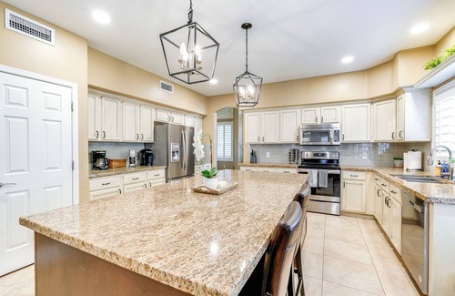 Ray Ranch Estates Maison | NOUVEAU! 6 BR Chandler Home avec piscine chauffée!