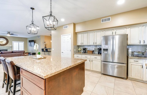 Ray Ranch Estates Maison | NOUVEAU! 6 BR Chandler Home avec piscine chauffée!
