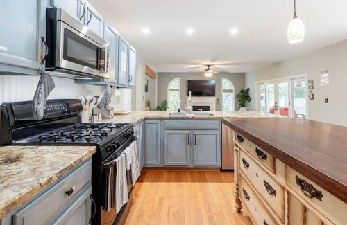 Dennisville Maison | [Heated*] Pool & Golf Retreat by Avalon/Cape may/Sea Isle