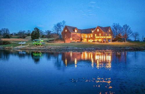 Frankfort Maison | Heated Pool, Hot Tub, Mini Golf, Theater-Sleeps 28