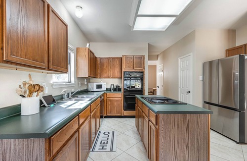 Woods of Shavano Maison | Heated Pool, Hot Tub, Gym, Fenced Outdoor Hangout, Blackstone and Traeger Grills