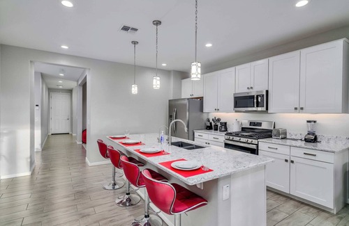 Maricopa County Maison | Heated Pool! King Bed, Pool Table, Ping Pong