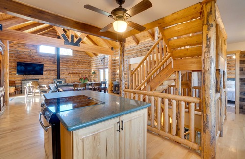 Parker Maison | Heated Pool + Mtn Views: Log Cabin in Parker!