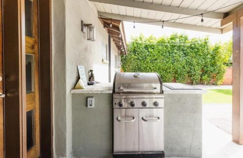 South Scottsdale Maison | Heated Pool Outdoor Kitchen Patio Modern Design