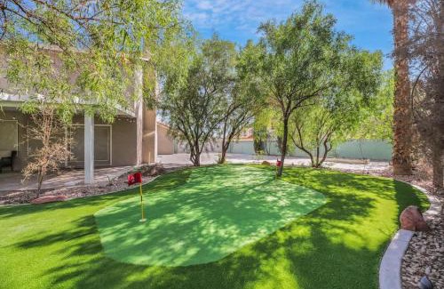 Canyon Gate Villa | Heated Pool with Cabana & Game-Room 15 Min to Strip
