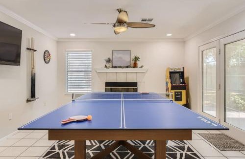 Canyon Gate Villa | Heated Pool with Cabana & Game-Room 15 Min to Strip