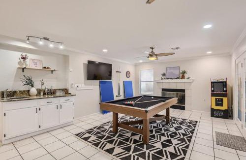 Canyon Gate Villa | Heated Pool with Cabana & Game-Room 15 Min to Strip