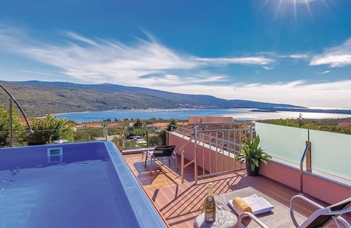 Kornic Villa | Piscine sur le toit chauffée avec vue sur la mer, jacuzzi, sauna, fitness, aire de jeux pour enfants, plongée