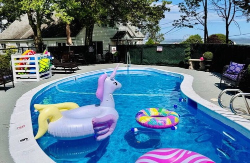Old Orchard Beach Copropriété | Heated Saltwater Pool Short Walk to Beach Pier 9