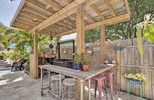 Delray Beach Maison | Heated Saltwater Pool and Bar Del Ray Cottage!