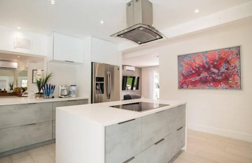 Harbor Beach Maison | Heated Saltwater Pool Beach Location NYC Art