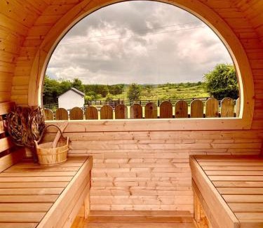 Knock Maison | Heather Cottage and Shepherds Hut