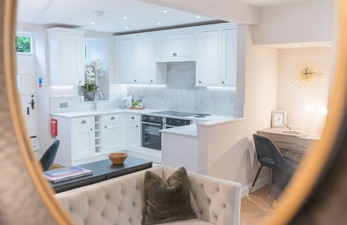 Bowness-on-Windermere Cottage | Heather Mere Cottage - sleeps 4 in newly renovated property