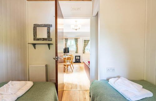 East Lewiston Appartement | Heather Lodge 10 with Hot Tub