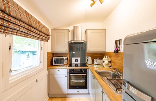 East Lewiston Appartement | Heather Lodge 3 with Hot Tub