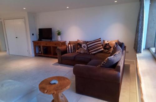 Dymock Maison | Heathside Guest Suite