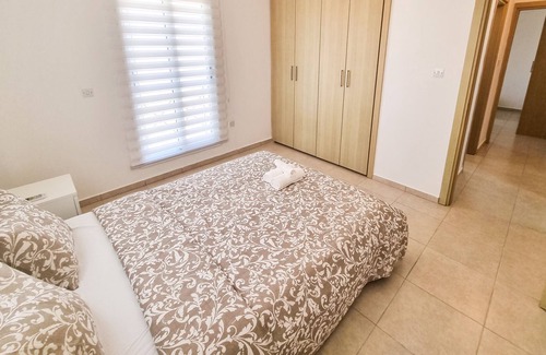 Mazotos Appartement | Heaven in Ben's MPV