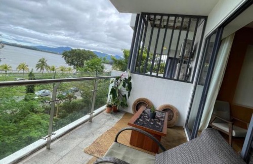 Likas Appartement | Heaven in the City 2 beachfront condo