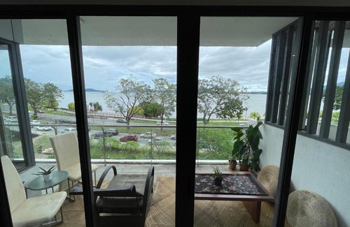 Likas Appartement | Heaven in the City 2 beachfront condo