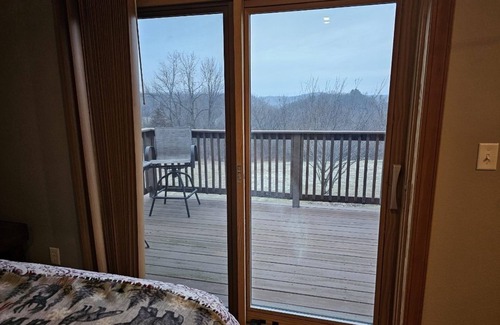 Richland Center Cabine | Heaven on the Hill nSleeps up to 25, prices based on 12 guests, events welcomed