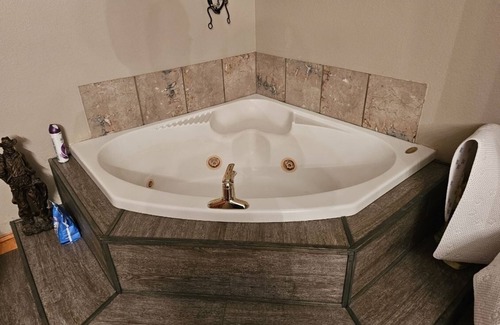 Richland Center Cabine | Heaven on the Hill nSleeps up to 25, prices based on 12 guests, events welcomed
